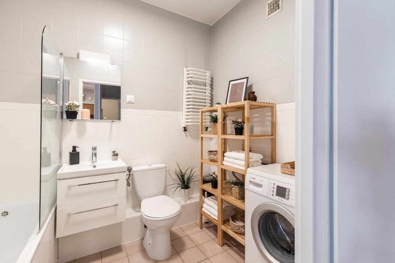 Superapart Polnej Rozy 1 Apartment Warsaw Ngoại thất bức ảnh